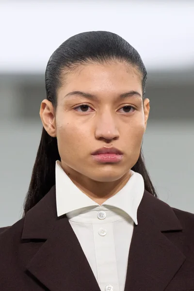 Look 30